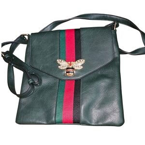 Elegant Green Crossbody Bag with Bee Accent